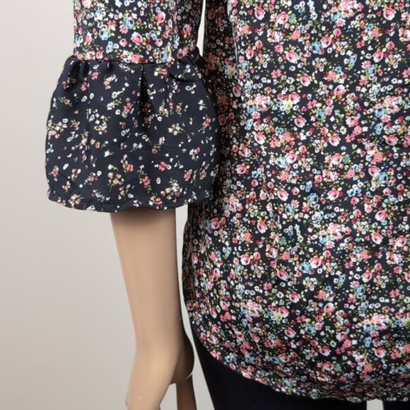 3/$20 Ardene Floral Off Shoulder Top Ruffle Flare Cropped Sleeve Size Small - Picture 8 of 11